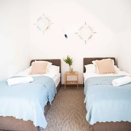 House Of Kenese-voelgye Apartment